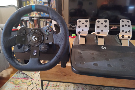 The Logitech G923 steering wheels and pedals controller looks great and feels authentic