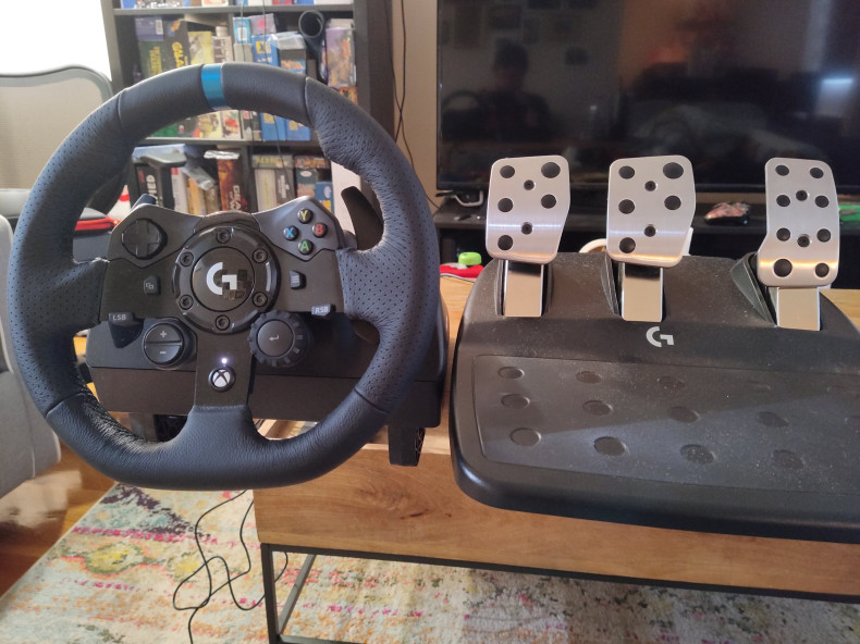 The Logitech G923 steering wheels and pedals controller looks great and feels authentic