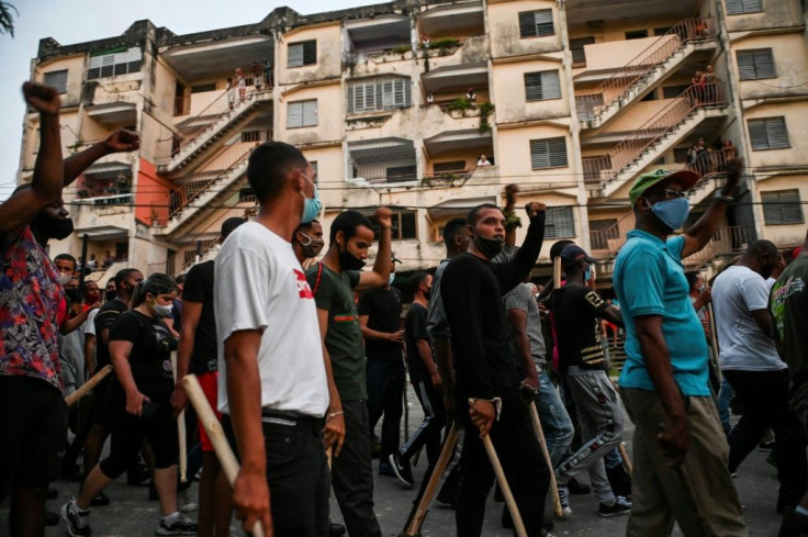 Counter-protests in support of Cuban President Miguel Diaz-Canel's government were held in Arroyo Naranjo Municipality, Havana