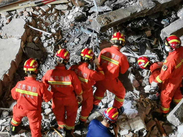 The Siji Kaiyuan hotel crumbled on Monday in the picturesque city of Suzhou
