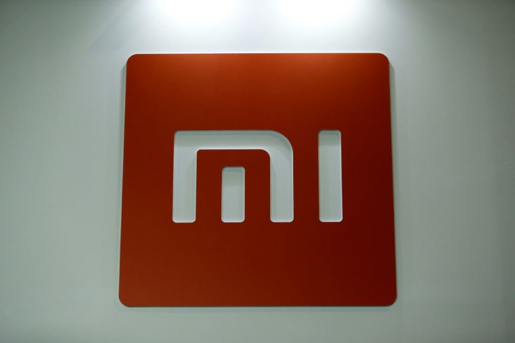 Xiaomi is making gains on Samsung in the global smartphone market, according to a new survey.