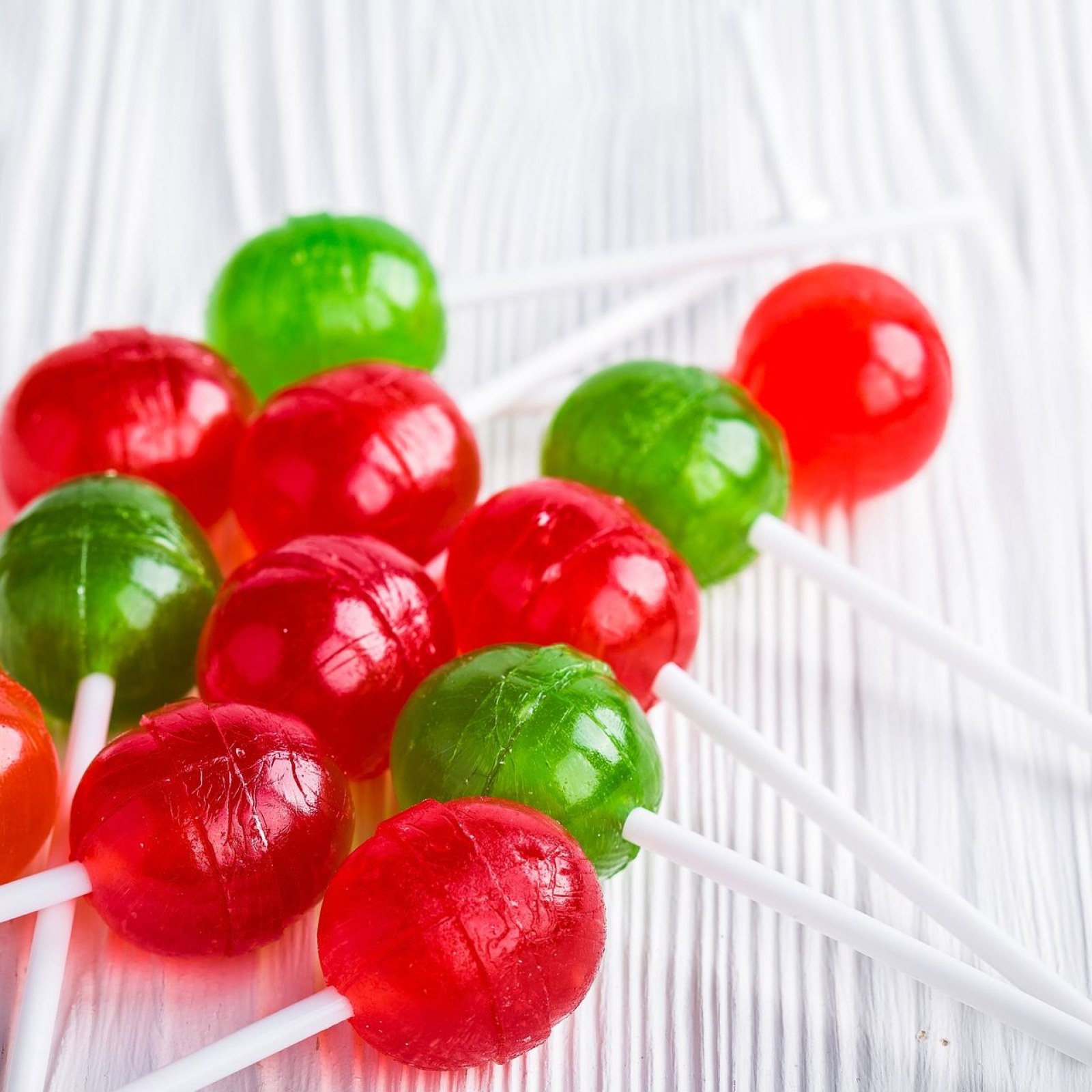12 Best Lollipop Flavors To Enjoy On National Lollipop Day 2021
