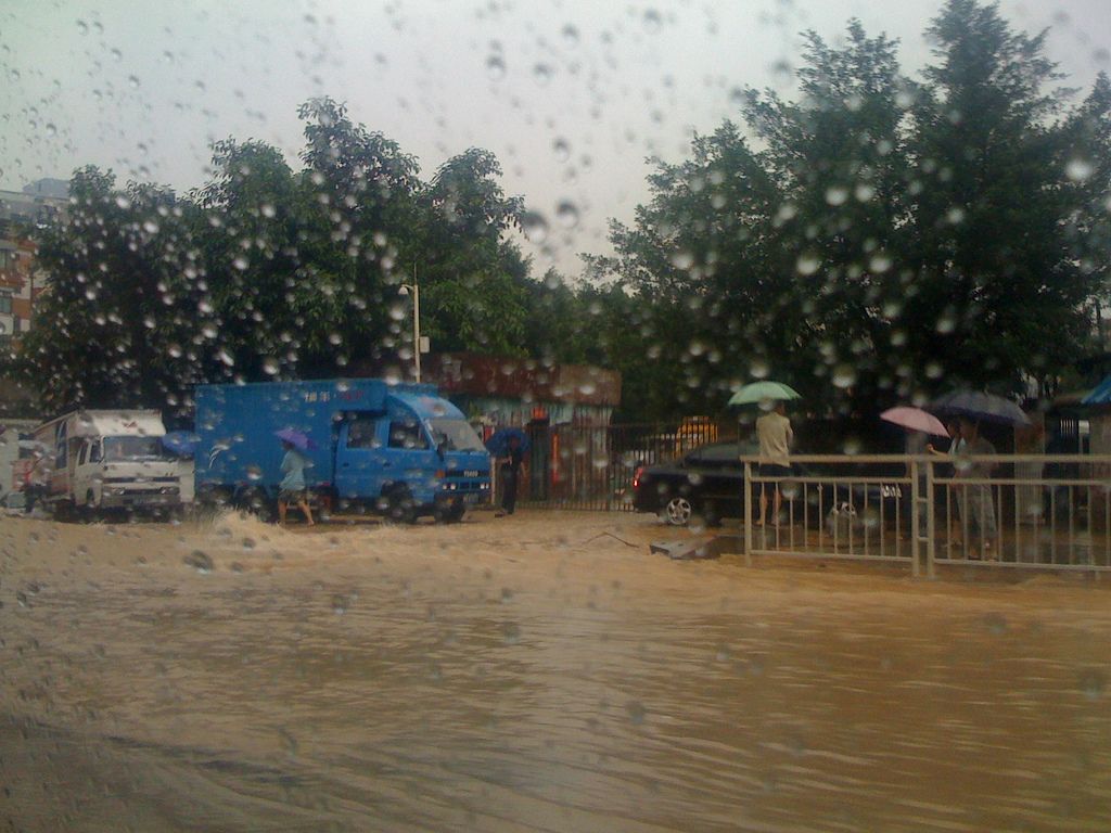 Heavy Floods In China Leave Residents Waist-Deep in Water | IBTimes