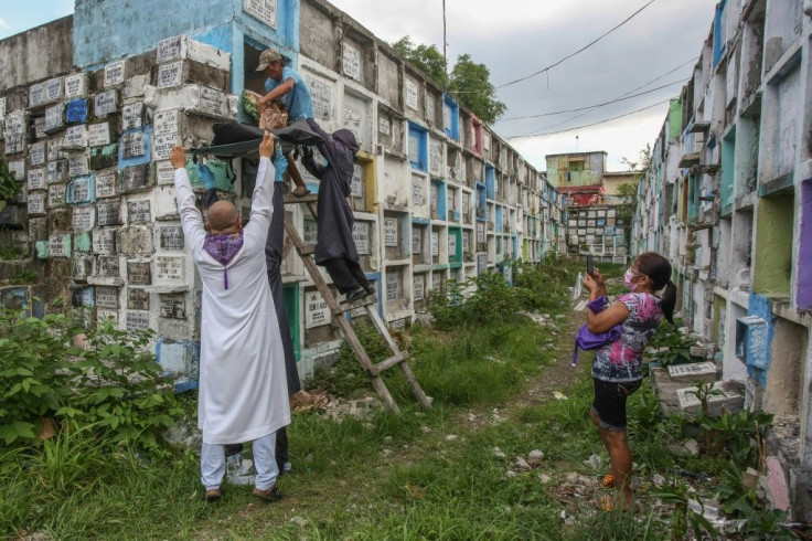 As leases on the graves of drug war victims run out, a Catholic charity is helping families unable to afford the renewal fee to retrieve the bones of their loved ones