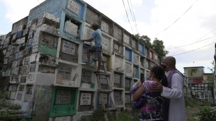The remains of Filipinos killed in Philippine President Rodrigo Duterteâs drug war are starting to be exhumed as the leases on their graves expire and poor families struggle to renew the contracts.