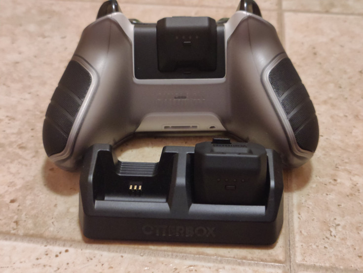 The OtterBox Power Swap Xbox rechargeable battery kit makes worrying about AA batteries a thing of the past