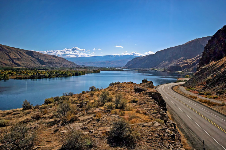 Columbia_River_Wenatchee_(219836381)