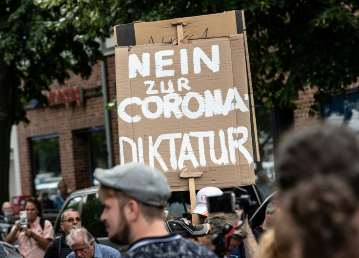 'No to the corona dictatorship': Thousands stage anti-lockdown protest in Berlin