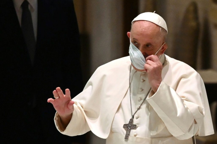 Pope Francis returns to full-time work