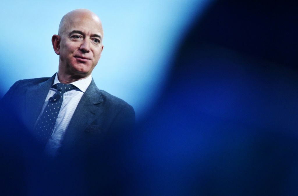 Jeff Bezos Earns Groans After Donating $500,000 At Charity Gala ...