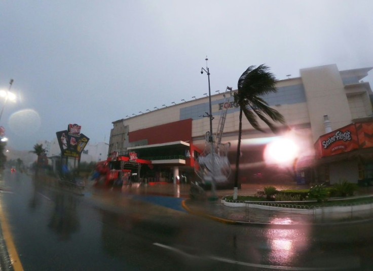 Hurricane Grace buffets a shopping mall in Cancun on August 19, 2021