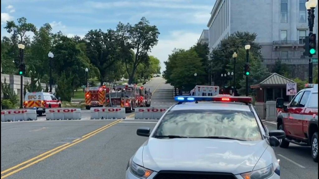 Capitol Hill Bomb Threat Standoff Ends As Suspect Surrenders | IBTimes