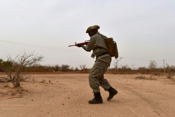 Burkina Faso's troops suffer from poor training and inadequate equipment to cope with a mobile war, say experts