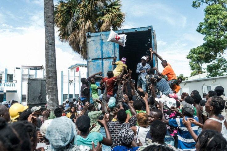 Efforts to distribute food to Haiti's earthquake survivors has prompted fighting and chaotic scenes