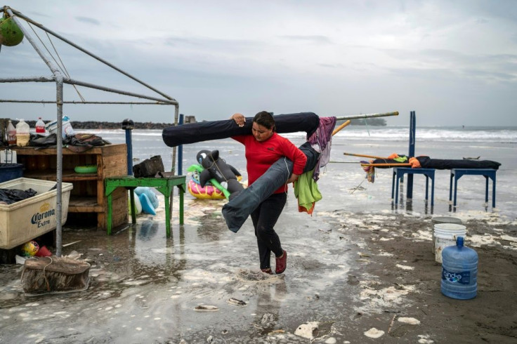 A hurricane warning is in effect for the Mexican coastline stretching from Puerto Veracruz to Cabo Rojo