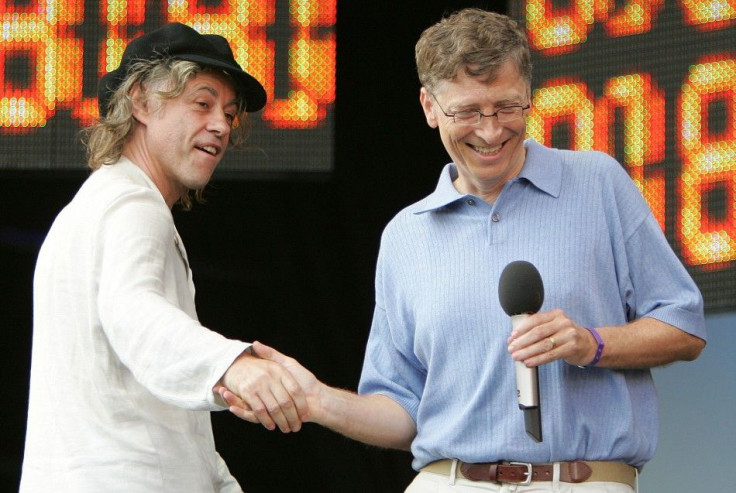 Ireland&#039;s Sir Bob Geldof shakes hands with Microsoft chairman Bill Gates of the U.S. at the Live 8 concert in Hyde Park in London
