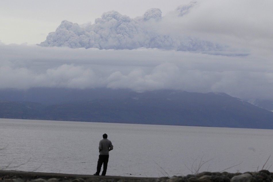 Volcanic Ash cloud extends flight cut