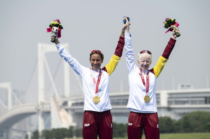 Spanish gold medalist Susana Rodriguez celebrates with her guide Sara Loehr