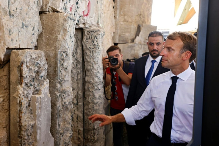French President Emmanuel Macron visits the Al-Nuri Mosque in Mosul on August 29, 2021