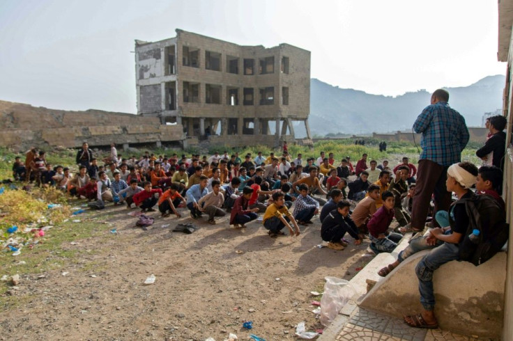 Classes in Yemeni city Taez are held in unfinished buildings, on roofs or even outdoors