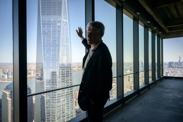 Architect Kenneth Lewis points at the "Freedom Tower"