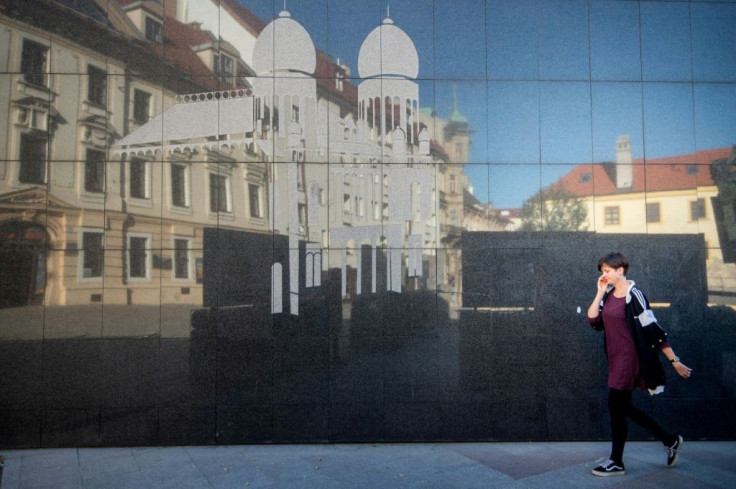 The synagogue was demolished by the Communist government to make room for a bridge