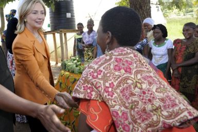 U.S. Secretary of State Clinton meets with farmers of the Upendo Women&#039;s Cooperative group in Mlandizi