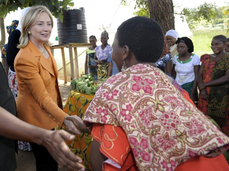 U.S. Secretary of State Clinton meets with farmers of the Upendo Women&#039;s Cooperative group in Mlandizi