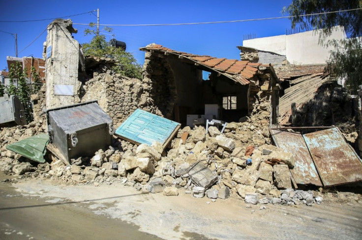 The quake damaged buildings and sent panicked residents rushing into the streets
