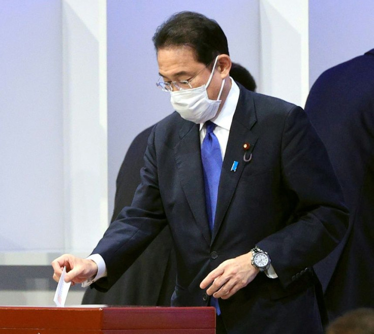 Kishida votes during the LDP presidential election