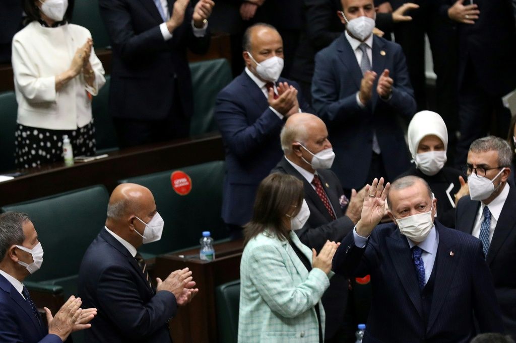 Turkey Parliament Ratifies Paris Climate Agreement | IBTimes