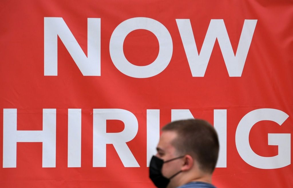 Jobless Claims Fall To Lowest Level Since January | IBTimes