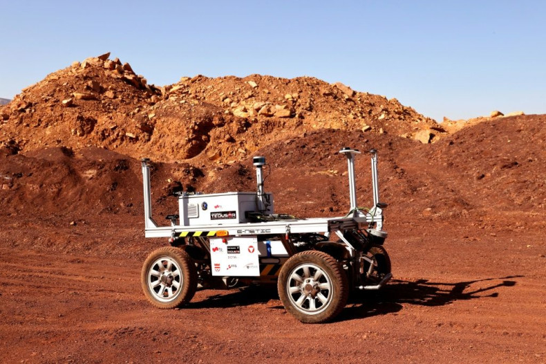 The team will test a robotic rover during their mission, the Amadee-20 Mars simulation