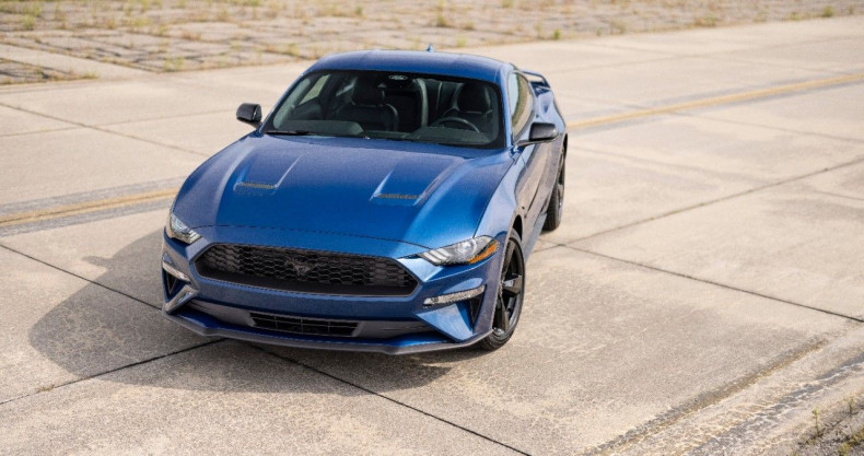 2022 Ford Mustang Stealth Edition_01