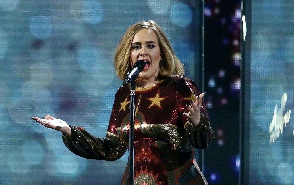 Adele Doubles Down On Decision To Postpone Las Vegas Residency Says She S Working On It Ibtimes