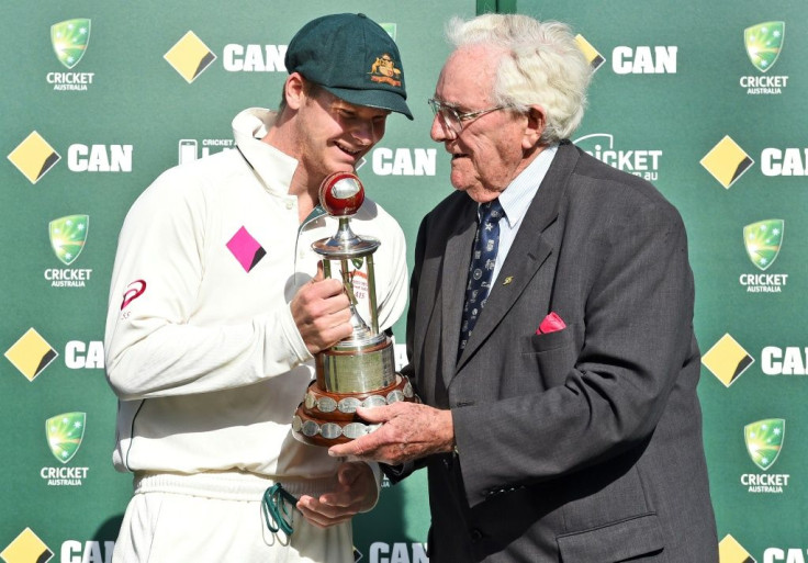 Alan Davidson (right) with Steve Smith in 2016