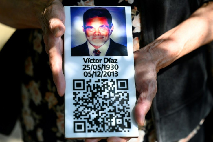 Salvadoran photojournalist and historian Frederick Meza came up with the idea of installing a QR code on graves that, once scanned with a cell phone, links to a website with the deceased's biography and photos from their life