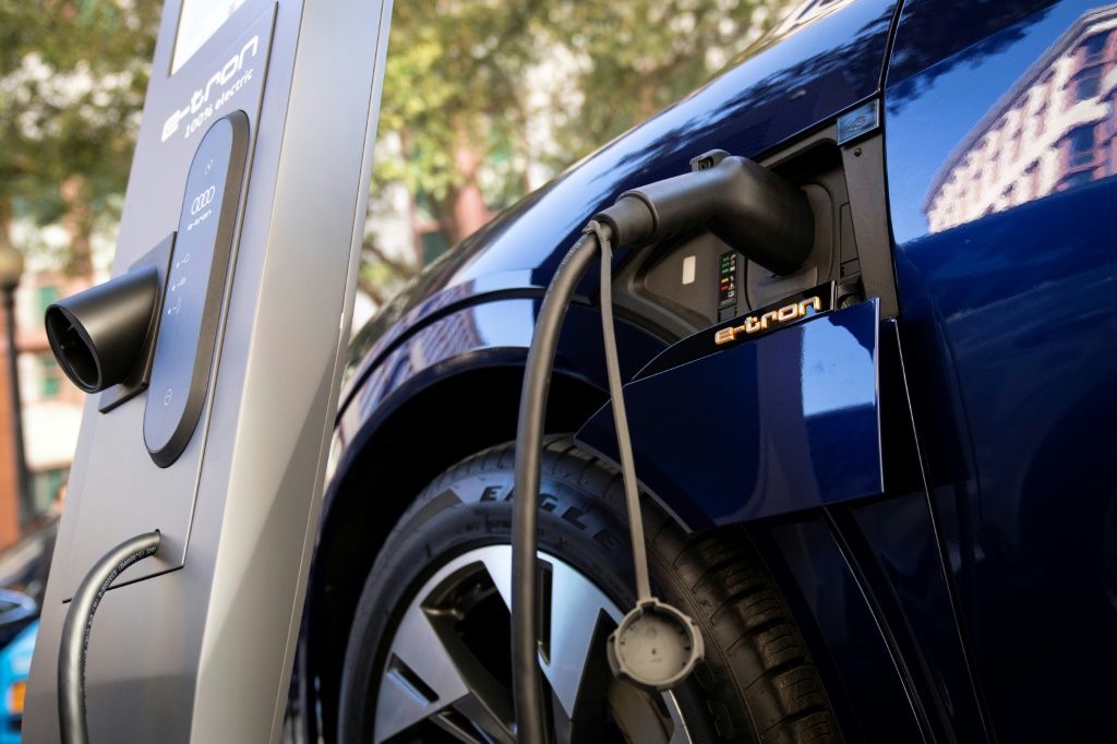 Global Carmakers To Spend 515B On Electric Vehicles Over Next Decade