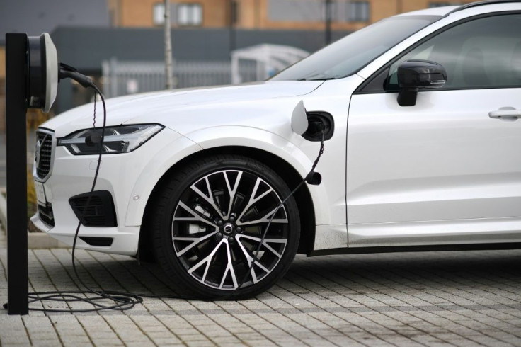 Sales of hybrid cars, which use both a conventional combustion engine and a small electric motor, could soon overtake those of petrol vehicles in the EU
