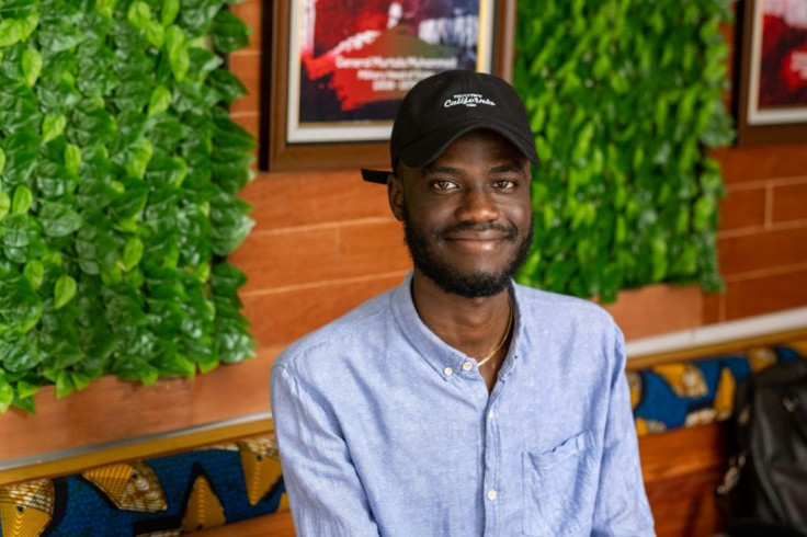 Dahunsi Oyedele is among many young Nigerians turning to trading apps in an attempt to protect his earnings from the sliding value of the naira
