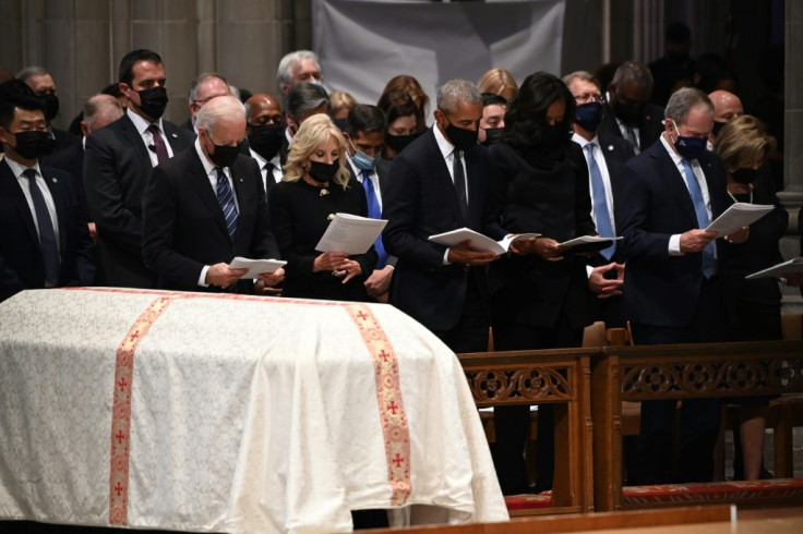 US President Joe Biden, First Lady Jill Biden, former president Barack Obama, Michelle Obama, former president George W. Bush and Laura Bush attend the funeral