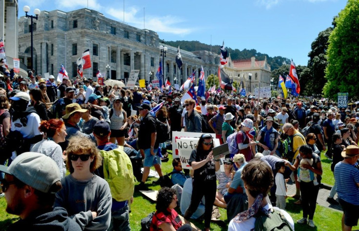 Thousands of protesters marched on New Zealand's parliament building to protest against Covid-19 restrictions