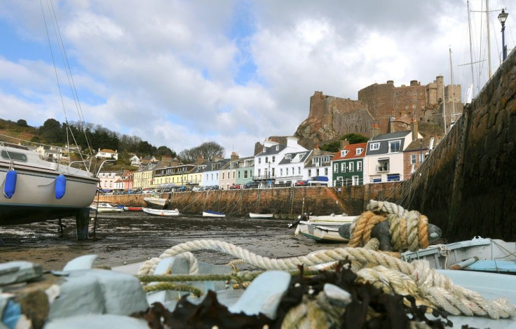A 2012 survey found that less than one percent of the Jersey population spoke Jerriais