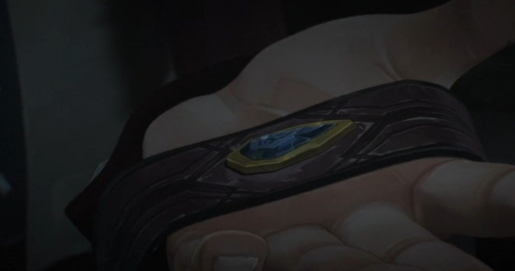 Jayce's bracelet bears a runestone that resembles the Tear of the Goddess from League of Legends