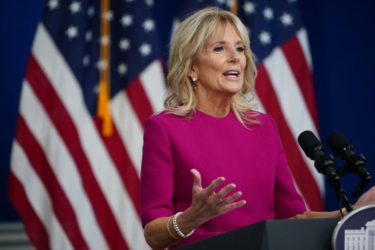 Jill Biden Ends ‘War On Christmas' After Melania Trump Fiasco | IBTimes