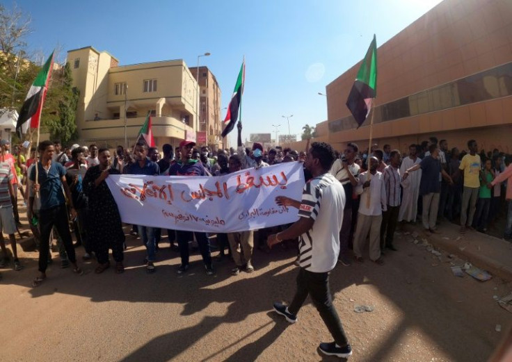 The demonstrators, mostly young men and women, clapped hands and ululated before the scene turned violent