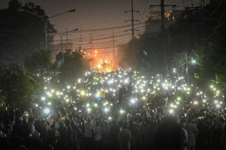 Supporters of the Tehreek-e-Labbaik Pakistan march towards the capital Islamabad on October 22, 2021, demanding the release of their leader Saad Rizvi