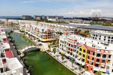 The Vinpearl leisure complex in Phu Quoc boasts a 12,000-room hotel complex, an amusement park, 18-hole golf course, casino, safari park and miniature Venice