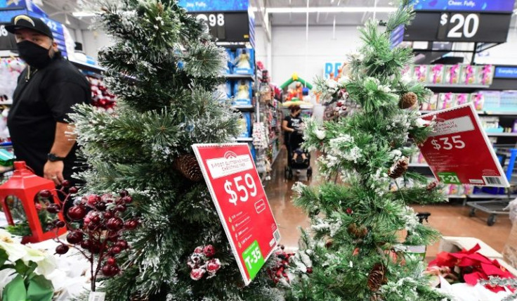 Shoppers in Rosemead, California on November 22, 2021