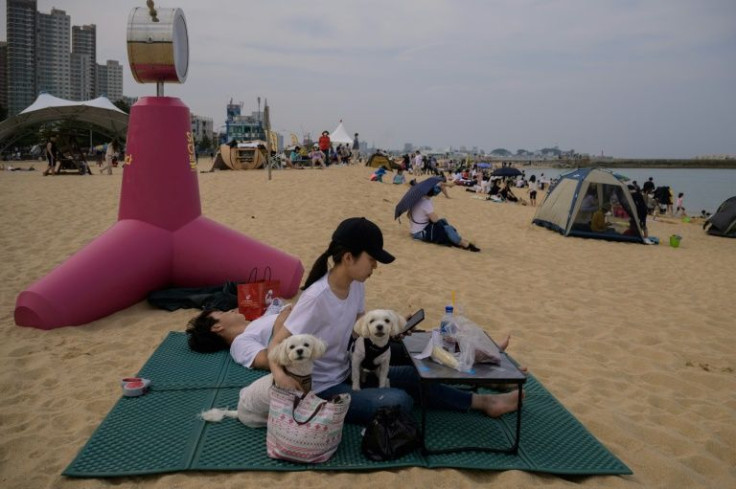 Demographic dip: South Korean women are having less babies. We wonder why...